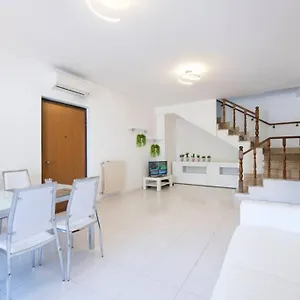 casa-elena-amalfi.hotels-amalfi.com/